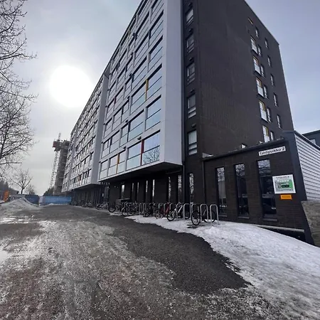 Kotimaailma - Madetojanaukio *